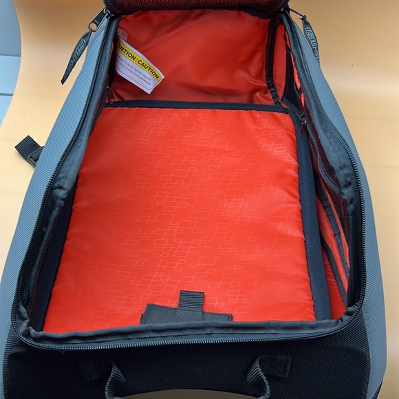 Can-Am Spyder Roadster Grey Rear Rack Bag - 280000317 - Picture 4 of 5